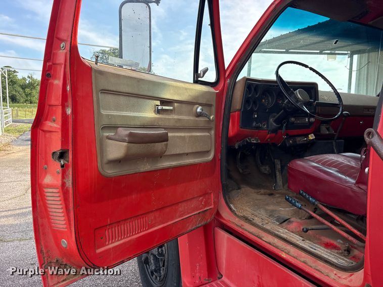 image for item ET2123 1974 Chevrolet C65 dump truck