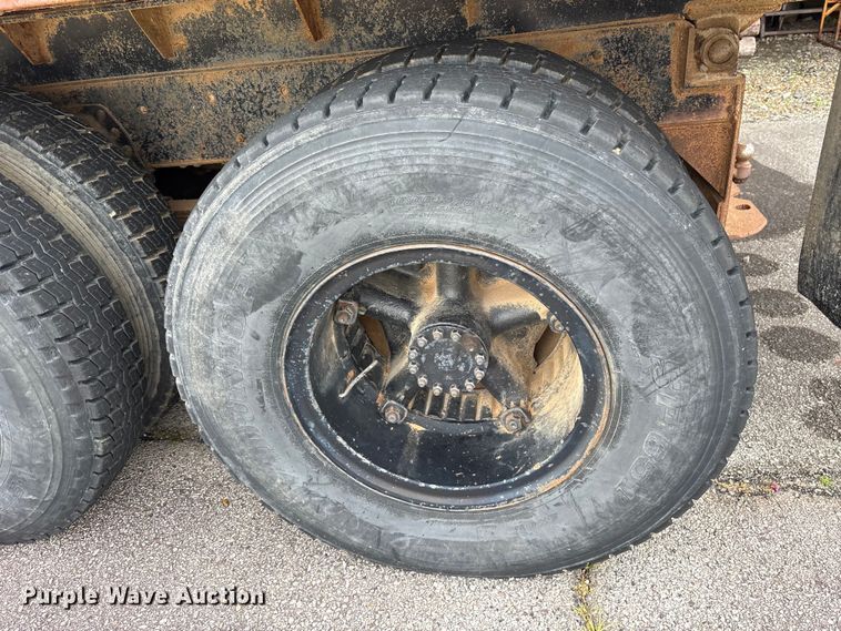 image for item ET2123 1974 Chevrolet C65 dump truck