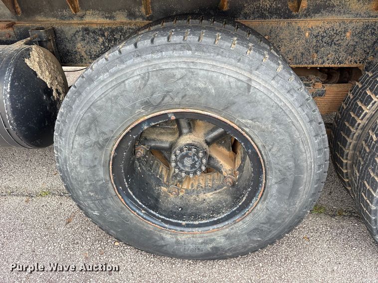 image for item ET2123 1974 Chevrolet C65 dump truck