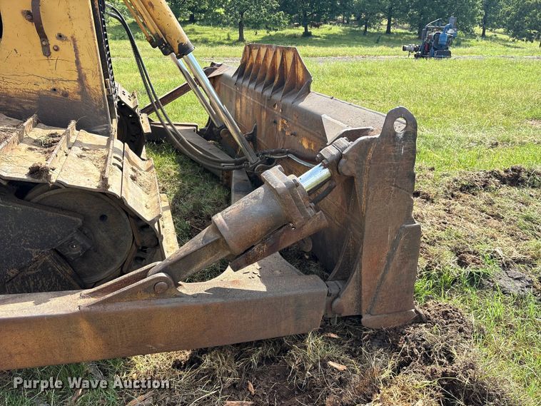image for item ET2125 1995 Caterpillar D6H LGP dozer