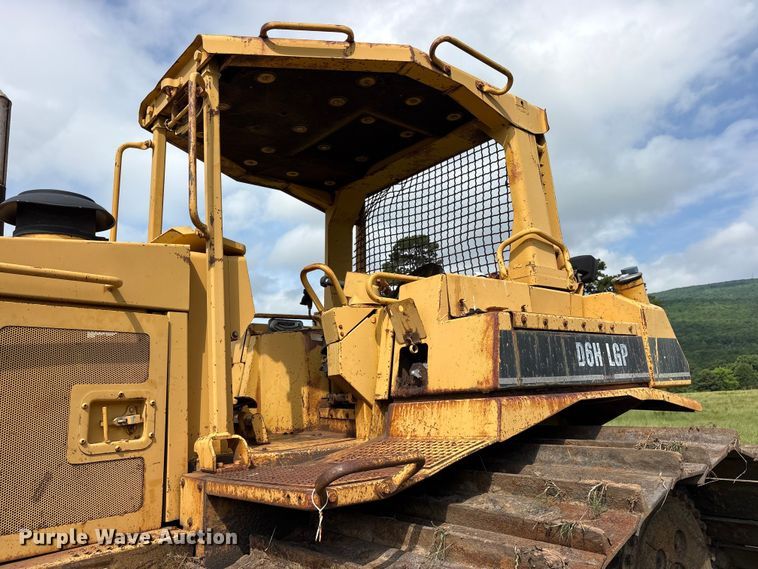 image for item ET2125 1995 Caterpillar D6H LGP dozer