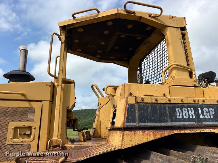 image for item ET2125 1995 Caterpillar D6H LGP dozer