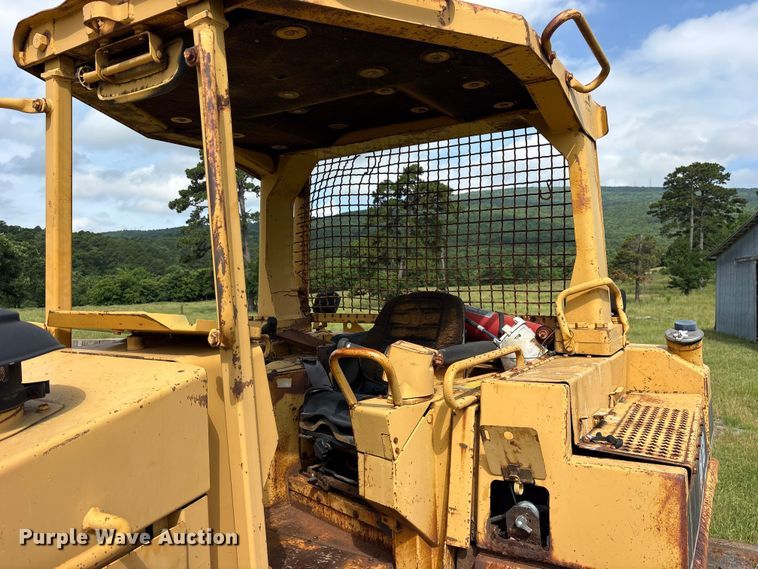image for item ET2125 1995 Caterpillar D6H LGP dozer