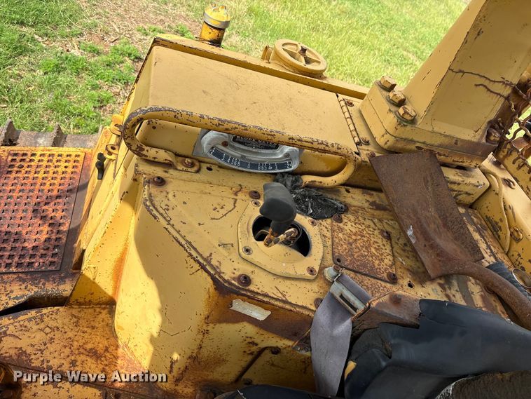 image for item ET2125 1995 Caterpillar D6H LGP dozer