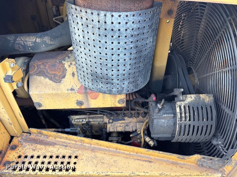 image for item ET2125 1995 Caterpillar D6H LGP dozer