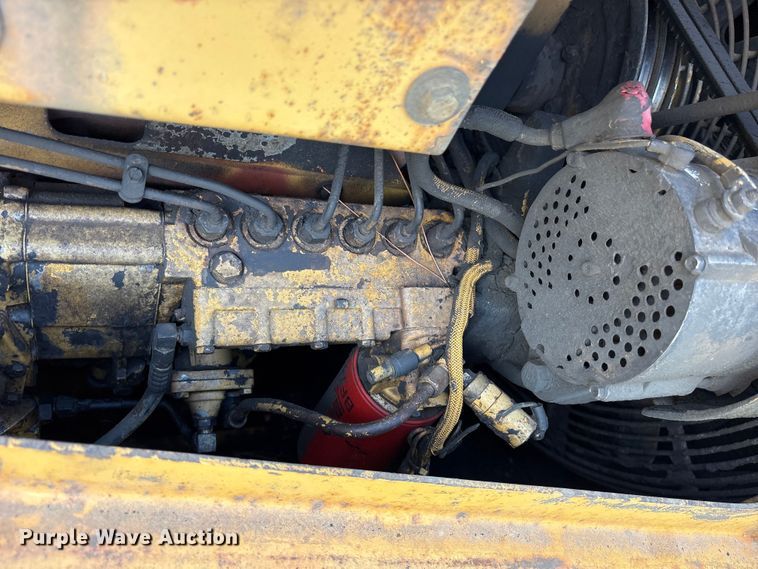 image for item ET2125 1995 Caterpillar D6H LGP dozer
