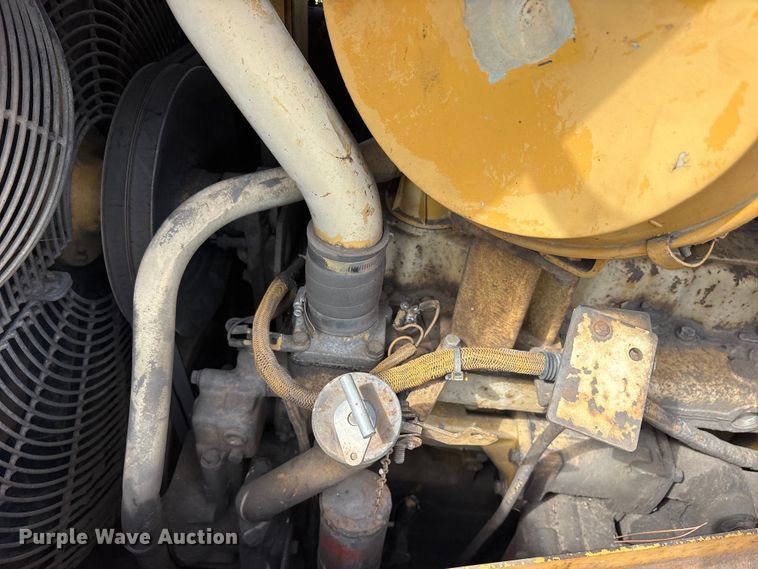 image for item ET2125 1995 Caterpillar D6H LGP dozer