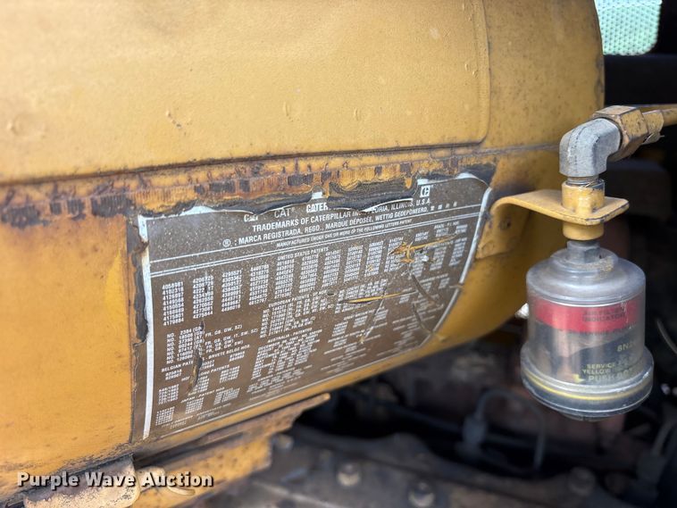 image for item ET2125 1995 Caterpillar D6H LGP dozer