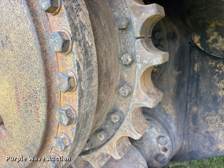 image for item ET2125 1995 Caterpillar D6H LGP dozer