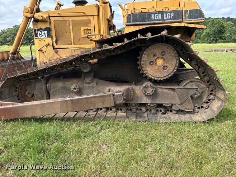 image for item ET2125 1995 Caterpillar D6H LGP dozer