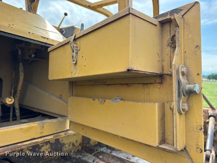 image for item ET2126 1980 Caterpillar D5B dozer