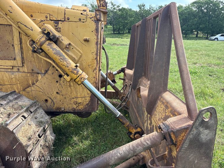 image for item ET2126 1980 Caterpillar D5B dozer