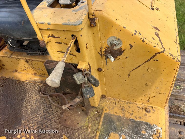 image for item ET2126 1980 Caterpillar D5B dozer