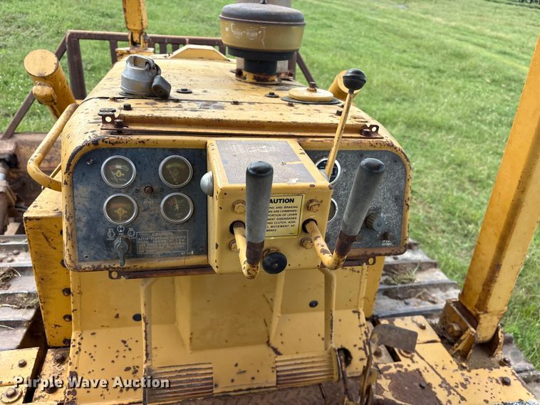 image for item ET2126 1980 Caterpillar D5B dozer