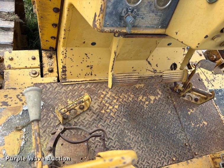 image for item ET2126 1980 Caterpillar D5B dozer