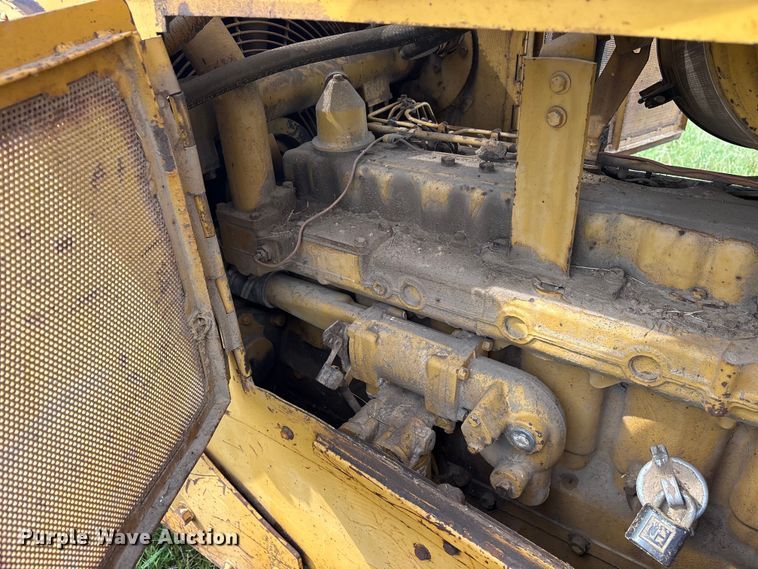 image for item ET2126 1980 Caterpillar D5B dozer