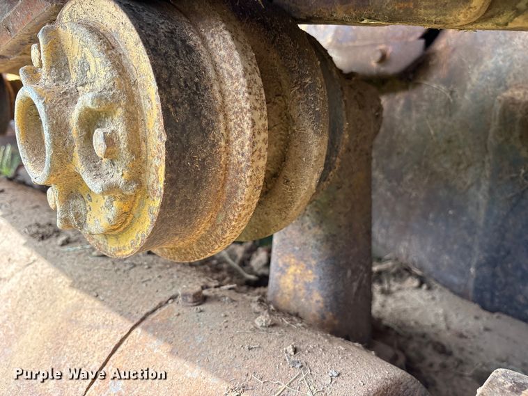 image for item ET2126 1980 Caterpillar D5B dozer