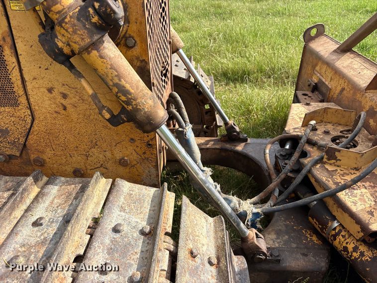 image for item ET2127 1990 Case 550 dozer