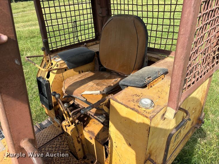 image for item ET2127 1990 Case 550 dozer