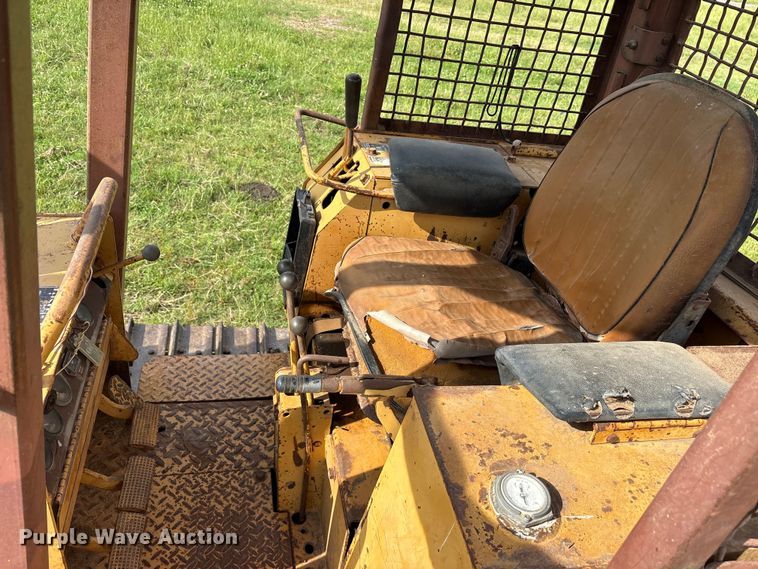 image for item ET2127 1990 Case 550 dozer