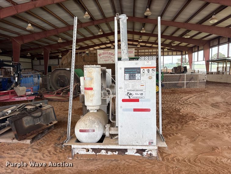 image for item ET2129 2007 Gardner Denver air compressor