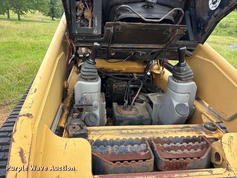 image for item ET2131 2003 Caterpillar 277 tracked skid steer loader