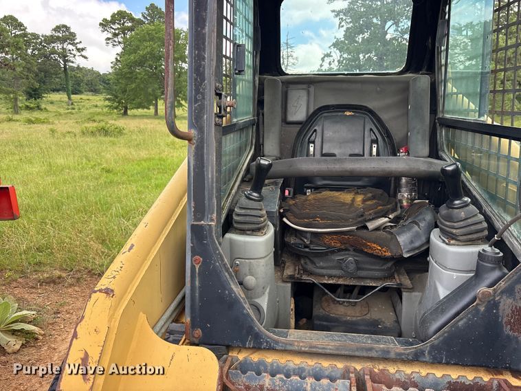 image for item ET2131 2003 Caterpillar 277 tracked skid steer loader