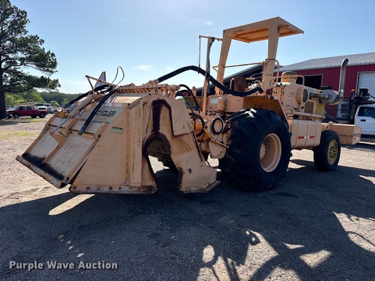image for item ET2151 1993 Bomag MPH100 reclaimer