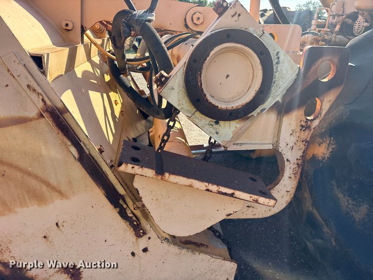 image for item ET2151 1993 Bomag MPH100 reclaimer