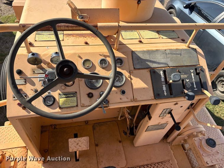 image for item ET2151 1993 Bomag MPH100 reclaimer