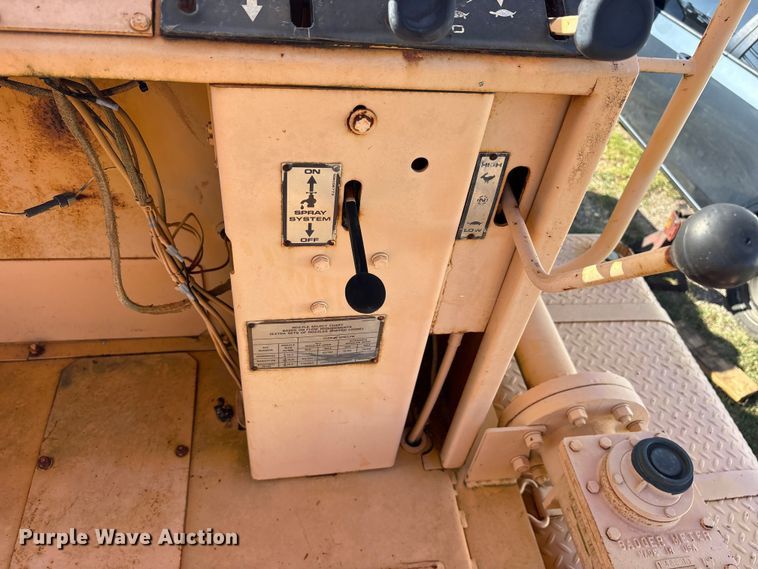 image for item ET2151 1993 Bomag MPH100 reclaimer