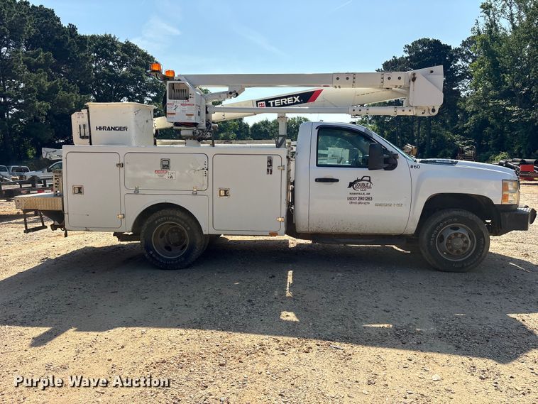 image for item ET2154 2012 Chevrolet Silverado 3500HD bucket truck