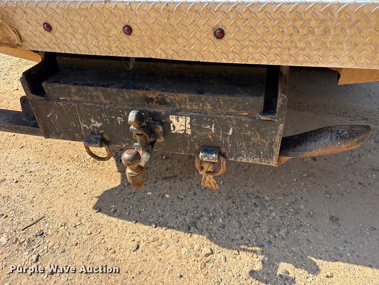 image for item ET2154 2012 Chevrolet Silverado 3500HD bucket truck