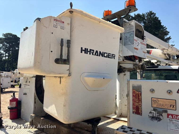 image for item ET2154 2012 Chevrolet Silverado 3500HD bucket truck