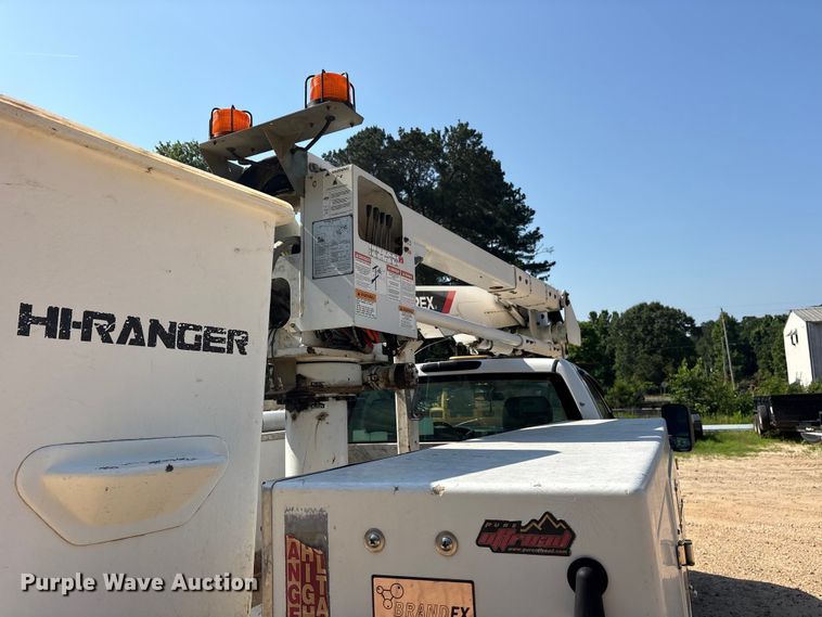 image for item ET2154 2012 Chevrolet Silverado 3500HD bucket truck