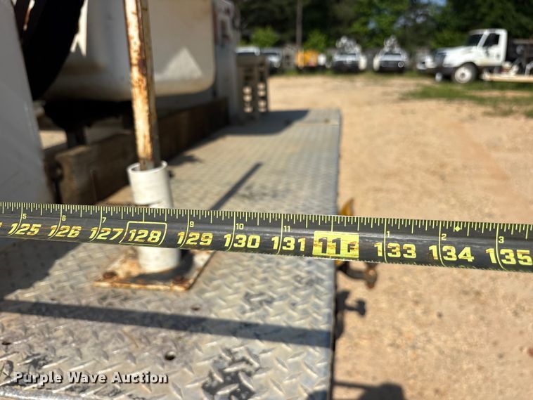 image for item ET2154 2012 Chevrolet Silverado 3500HD bucket truck