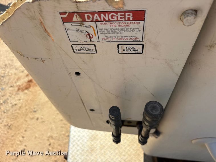 image for item ET2154 2012 Chevrolet Silverado 3500HD bucket truck