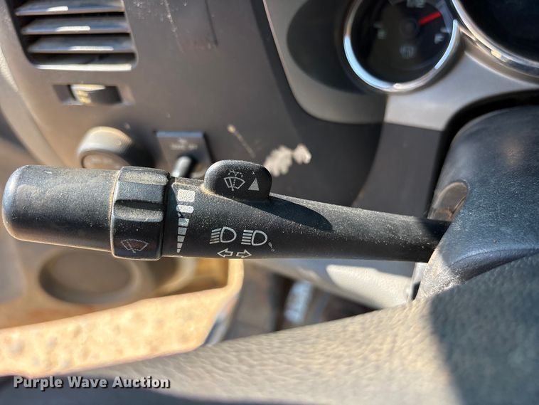 image for item ET2154 2012 Chevrolet Silverado 3500HD bucket truck