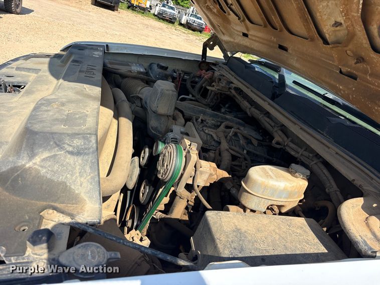 image for item ET2154 2012 Chevrolet Silverado 3500HD bucket truck