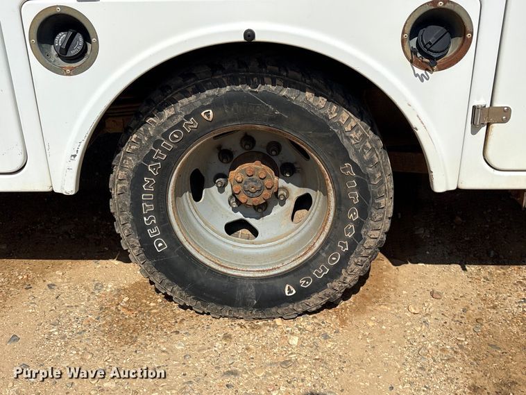 image for item ET2154 2012 Chevrolet Silverado 3500HD bucket truck