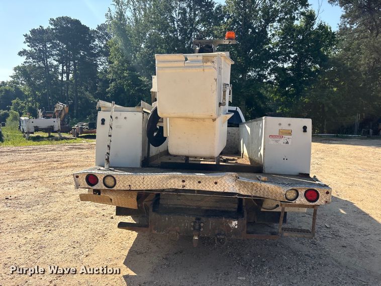 image for item ET2155 2013 Chevrolet Silverado 3500HD bucket truck
