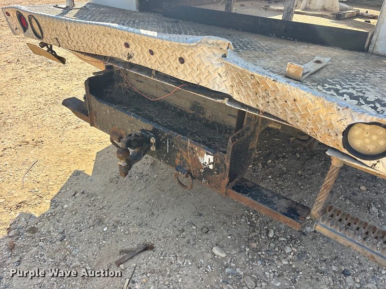 image for item ET2155 2013 Chevrolet Silverado 3500HD bucket truck