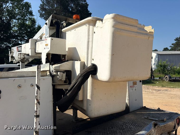 image for item ET2155 2013 Chevrolet Silverado 3500HD bucket truck