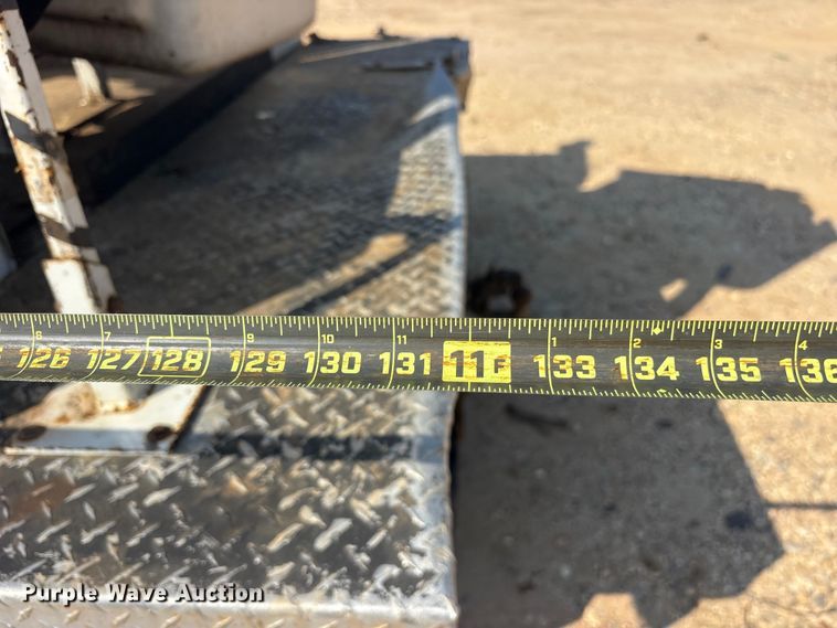 image for item ET2155 2013 Chevrolet Silverado 3500HD bucket truck