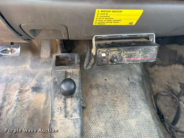 image for item ET2155 2013 Chevrolet Silverado 3500HD bucket truck