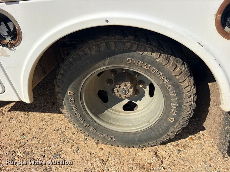 image for item ET2155 2013 Chevrolet Silverado 3500HD bucket truck