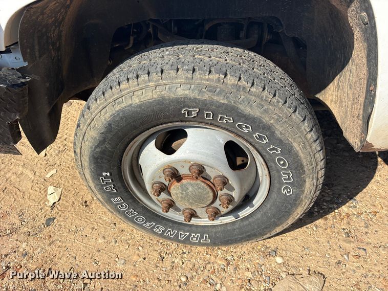 image for item ET2155 2013 Chevrolet Silverado 3500HD bucket truck
