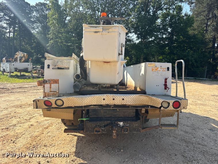 image for item ET2156 2013 Chevrolet Silverado 3500HD bucket truck