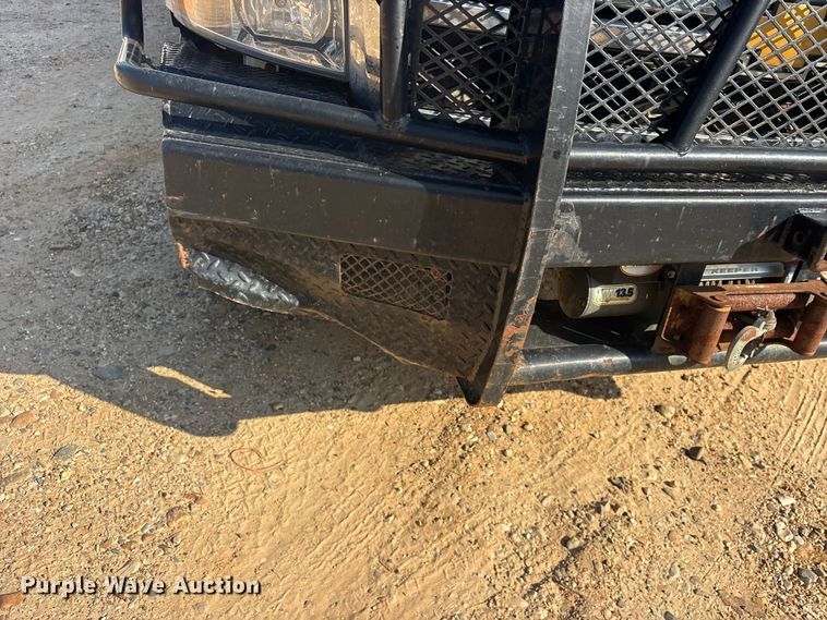 image for item ET2156 2013 Chevrolet Silverado 3500HD bucket truck