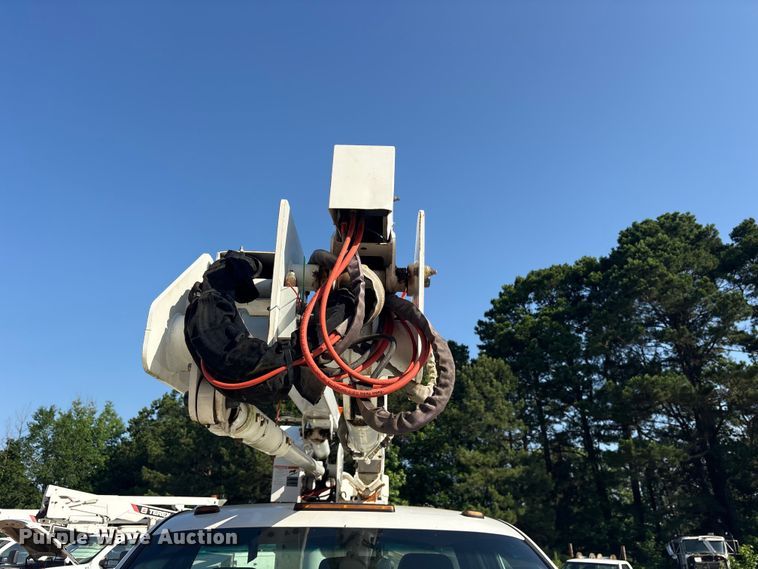 image for item ET2156 2013 Chevrolet Silverado 3500HD bucket truck